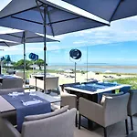 La Grande Terrasse & La Rochelle - Mgallery Collection فندق 4*