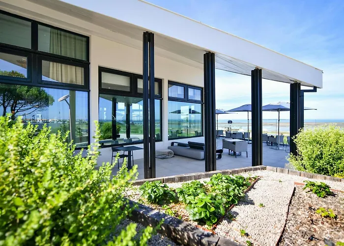 La Grande Terrasse & La Rochelle - Mgallery Collection Отель 4*